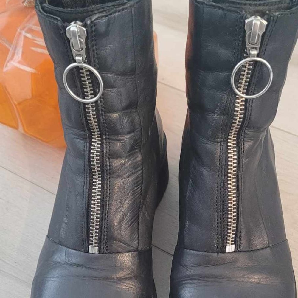 Boots leather women, size 8